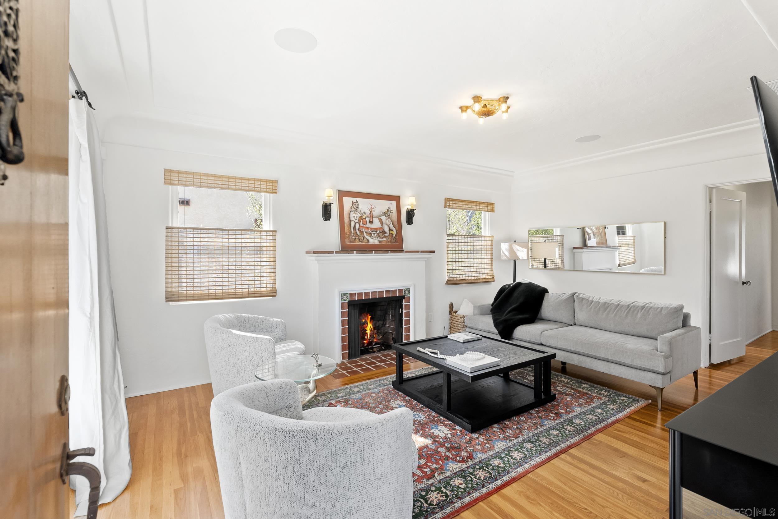 2982 Laurel
