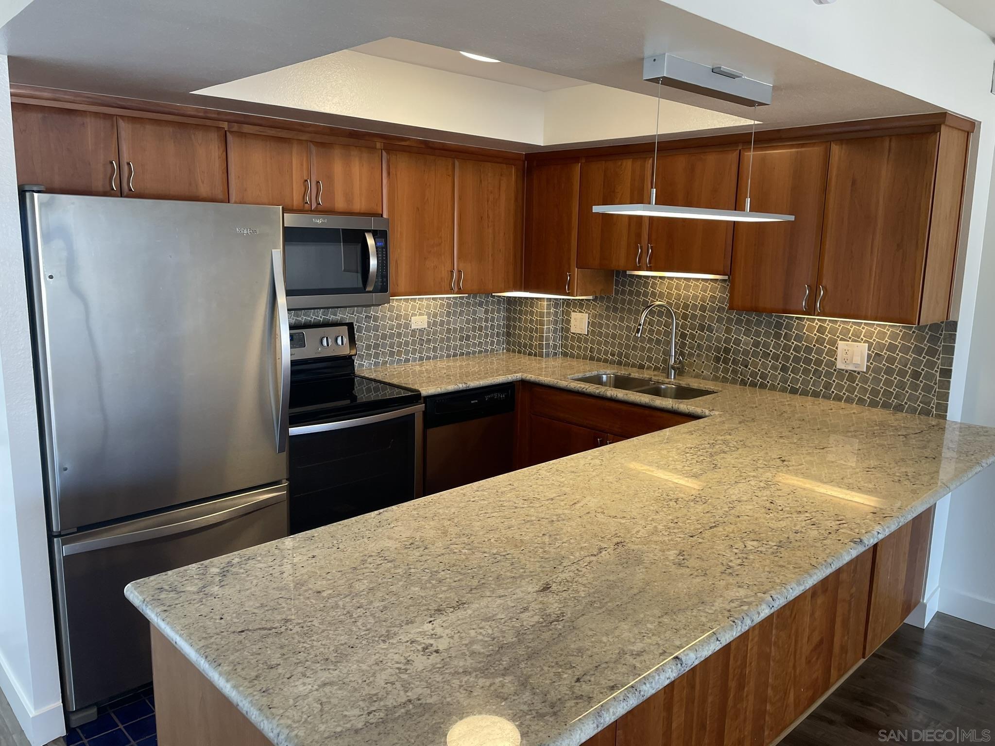 4944 Cass St. 404