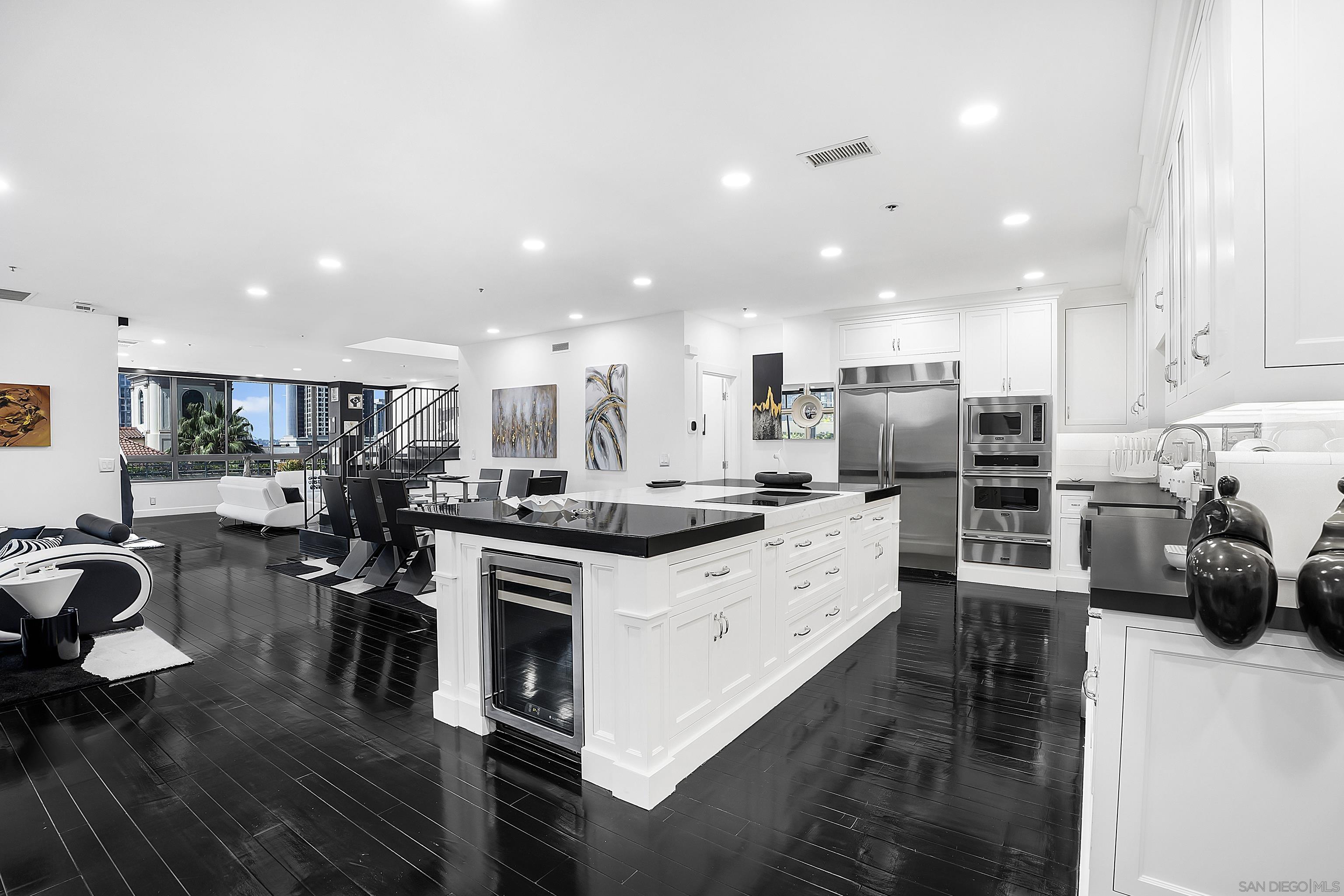700 Front St 505