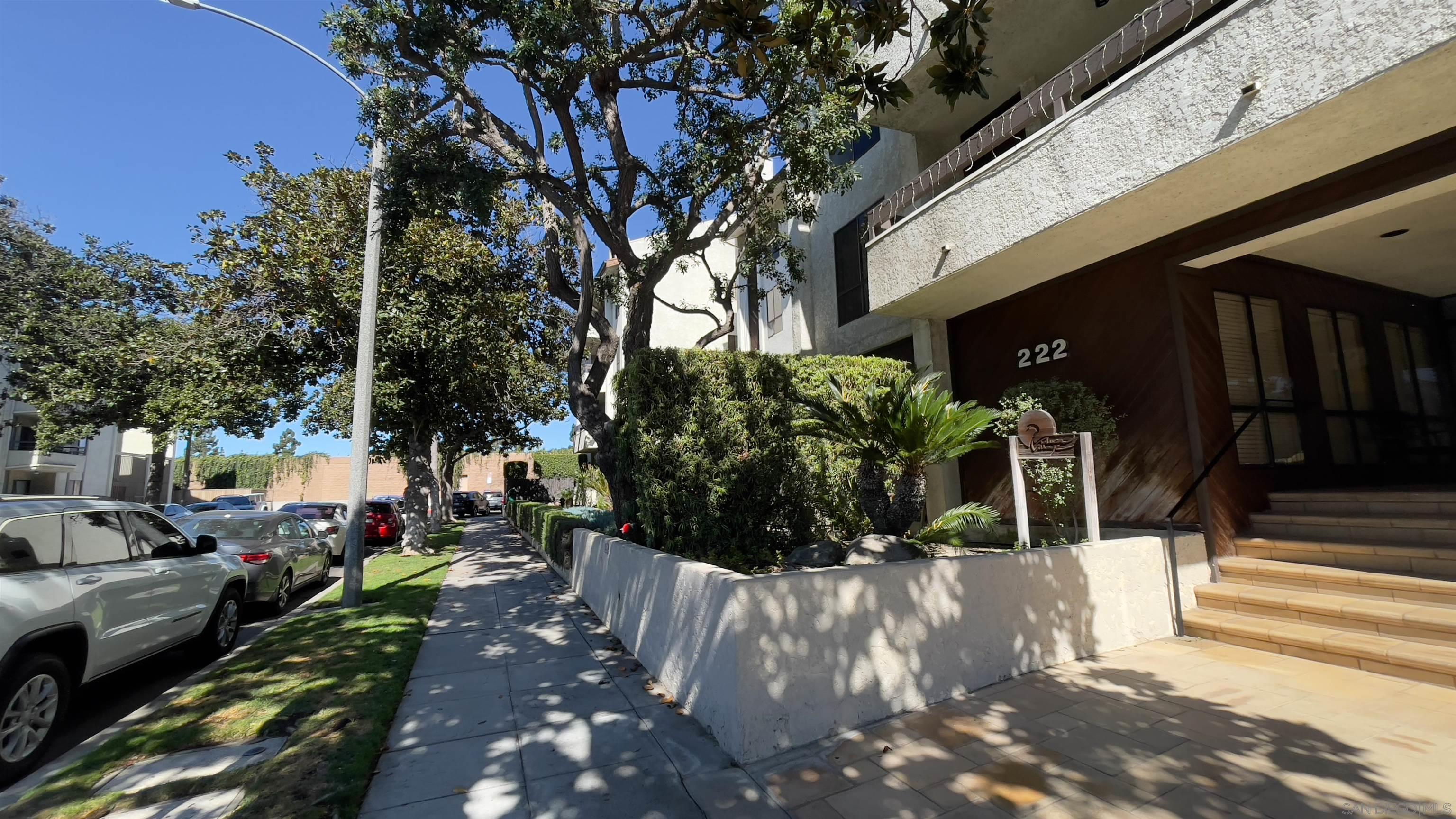 222 N Rose St 209