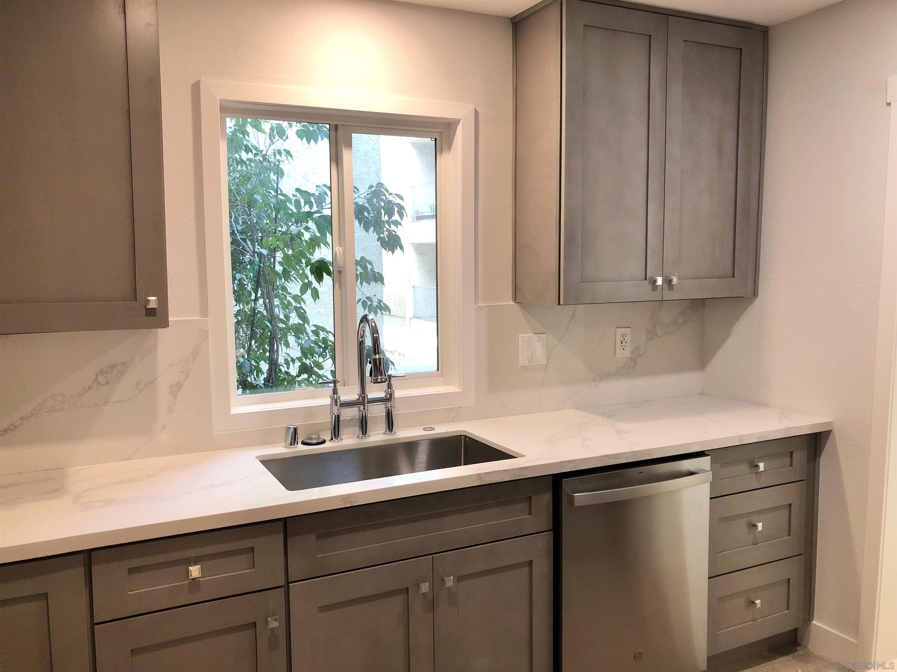 222 N Rose St 209