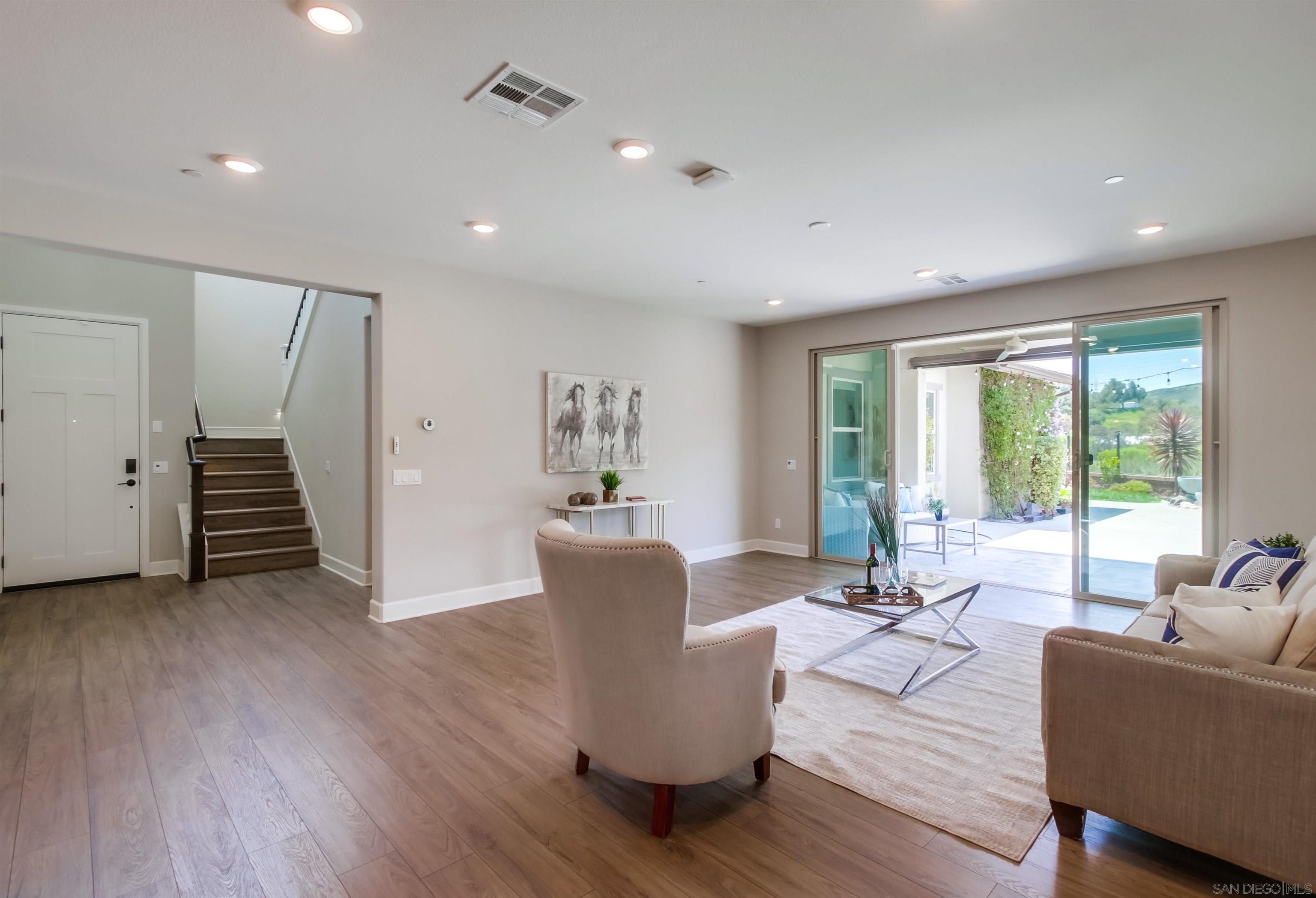 2972 Hayloft Pl