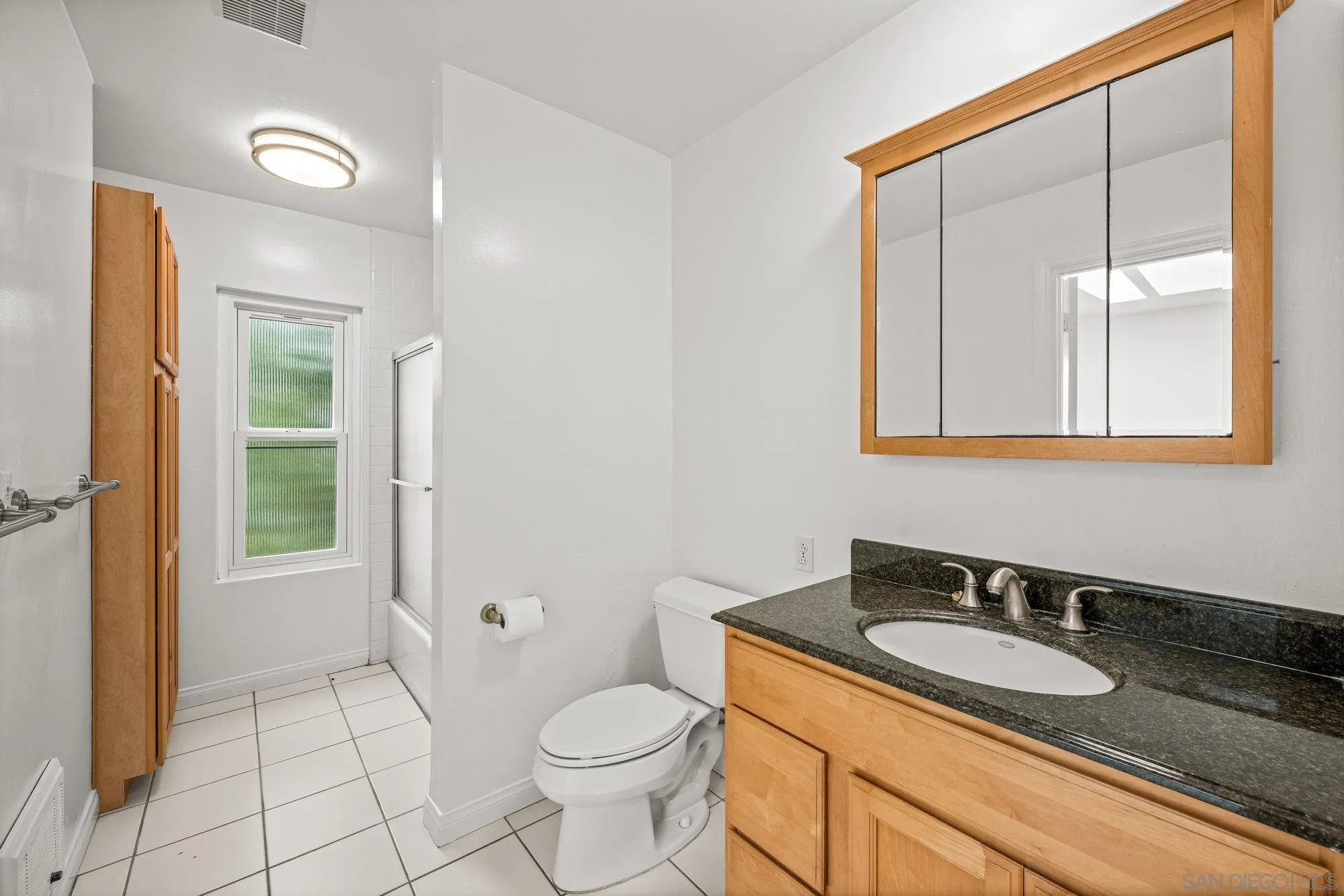 La Jolla, California 92037, United States, 2 Bedrooms Bedrooms, ,2 BathroomsBathrooms,Residential,Active,110985