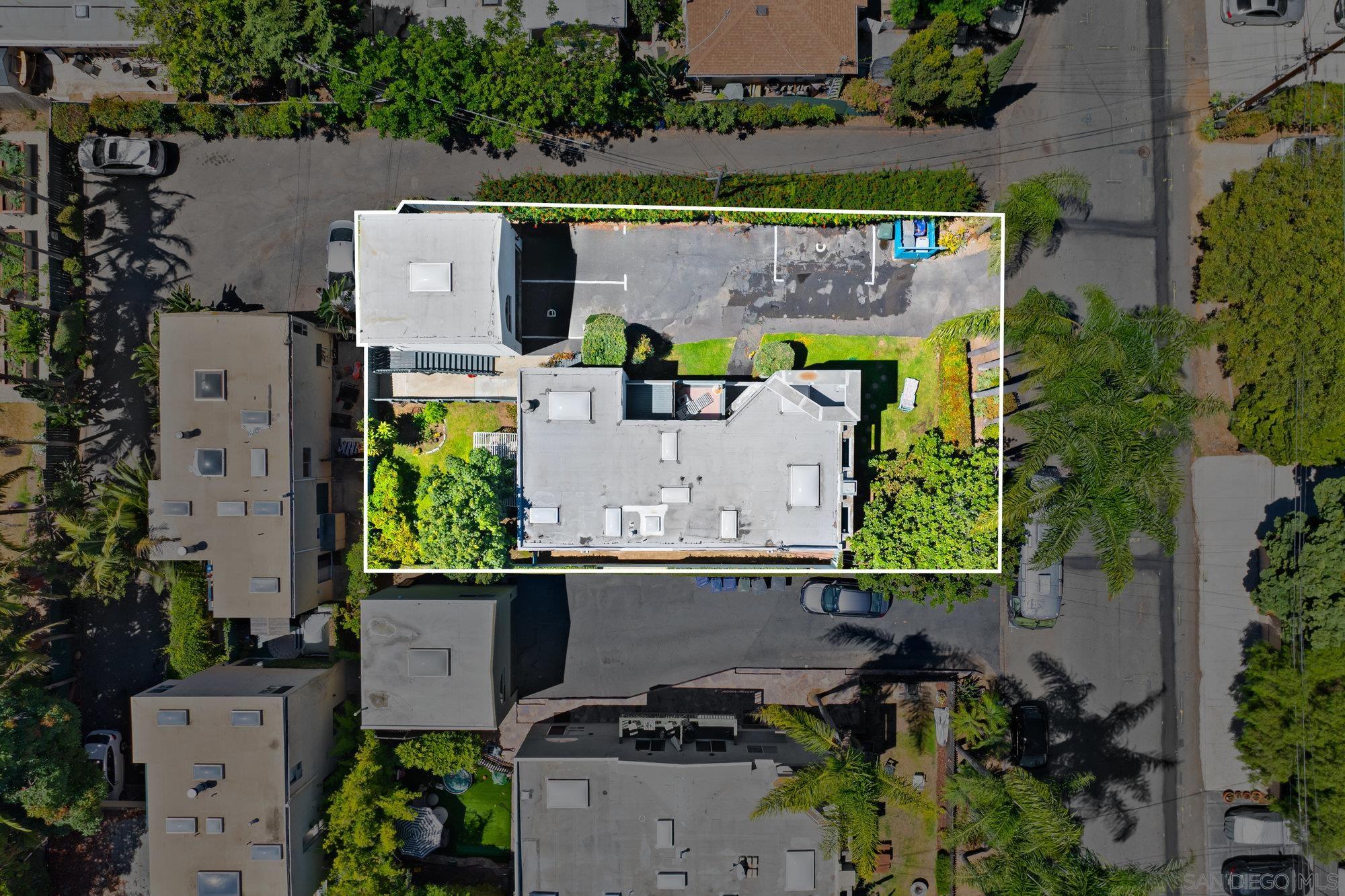 249 E Glaucus St