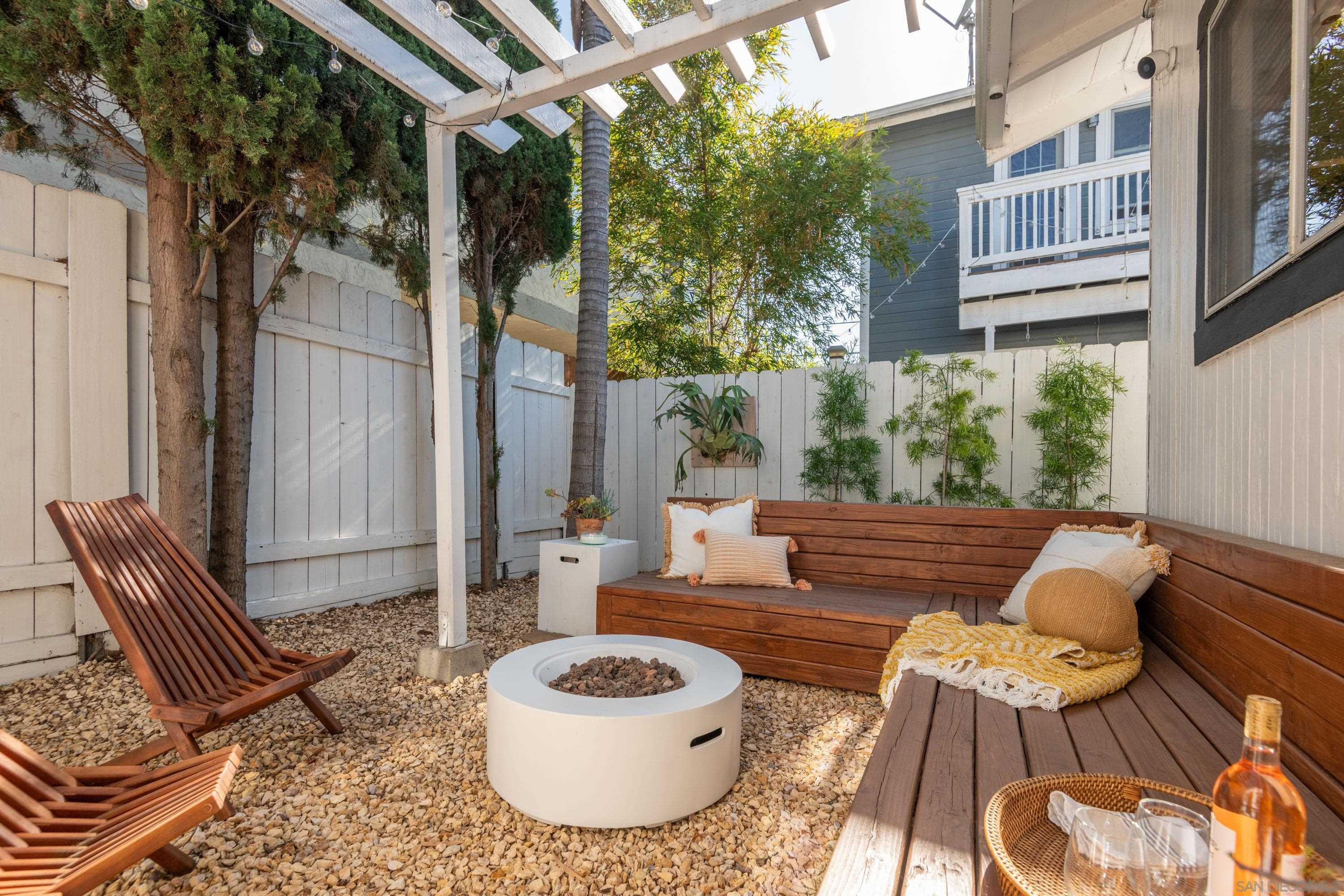 3283 Collier Avenue