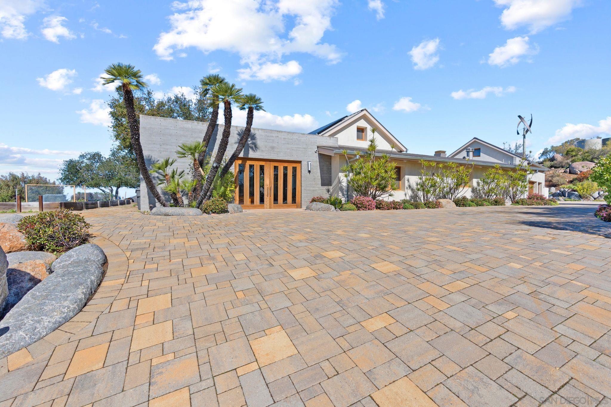 20385 Rancho Villa Rd