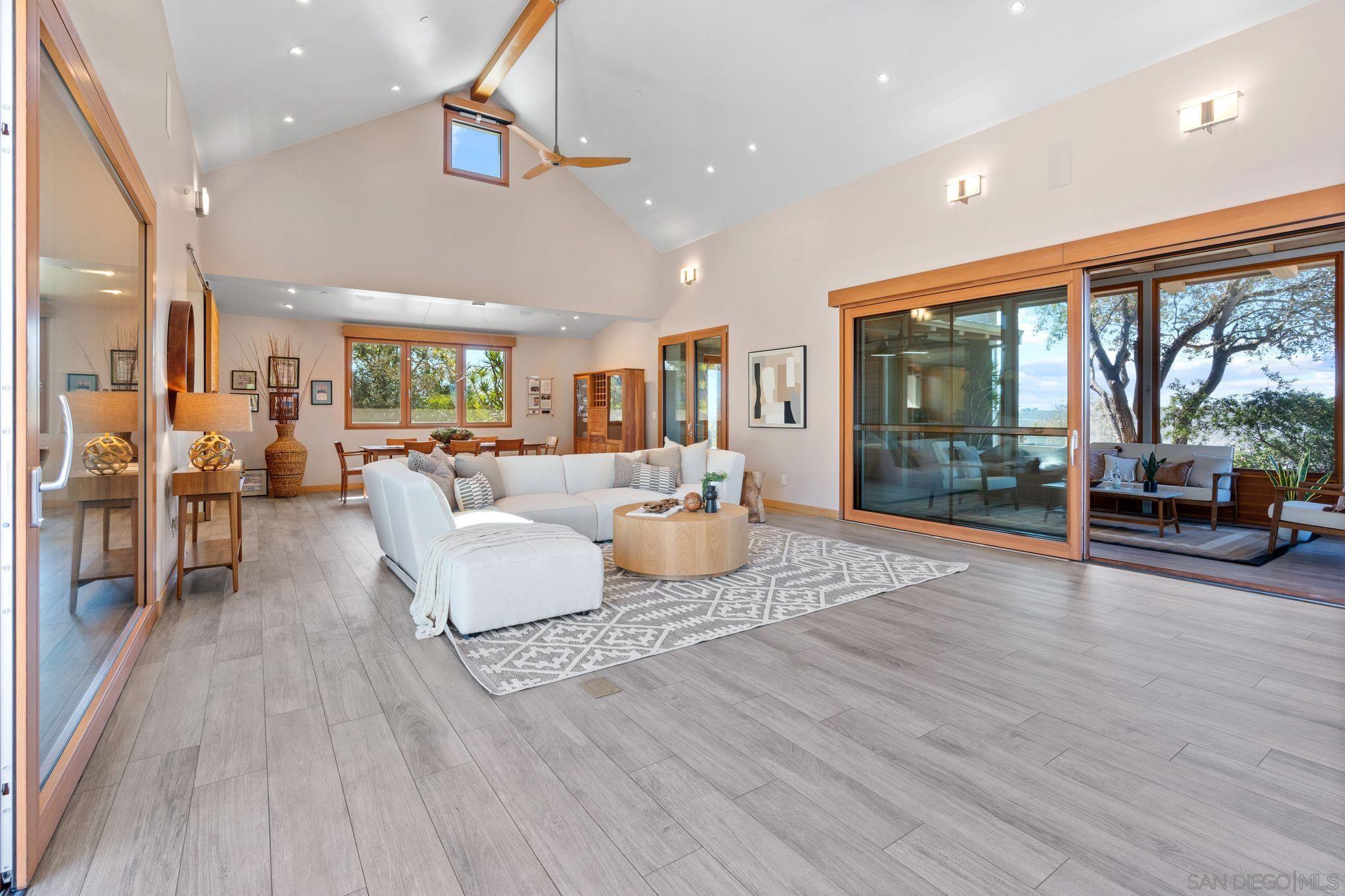 20385 Rancho Villa Rd