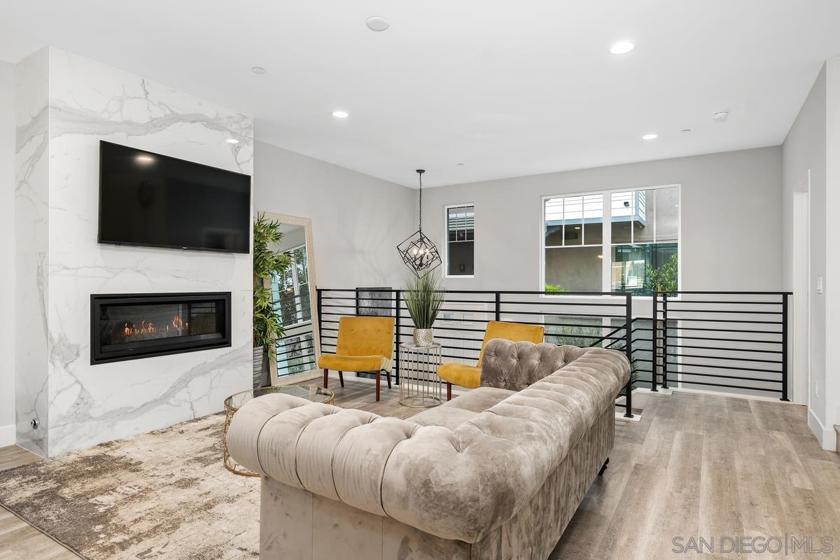 347  Oak Ave