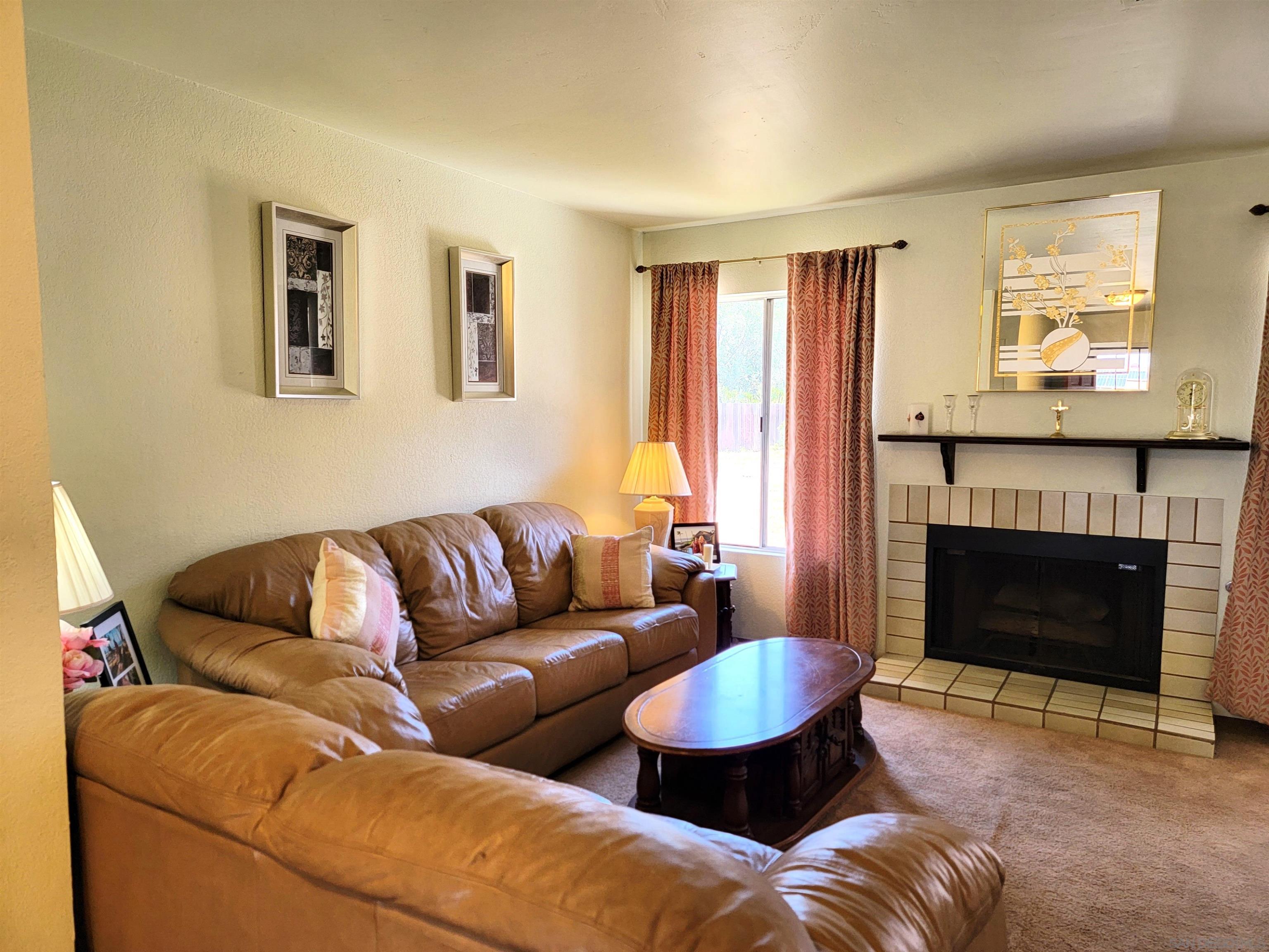 3035 Avenida De Lamar