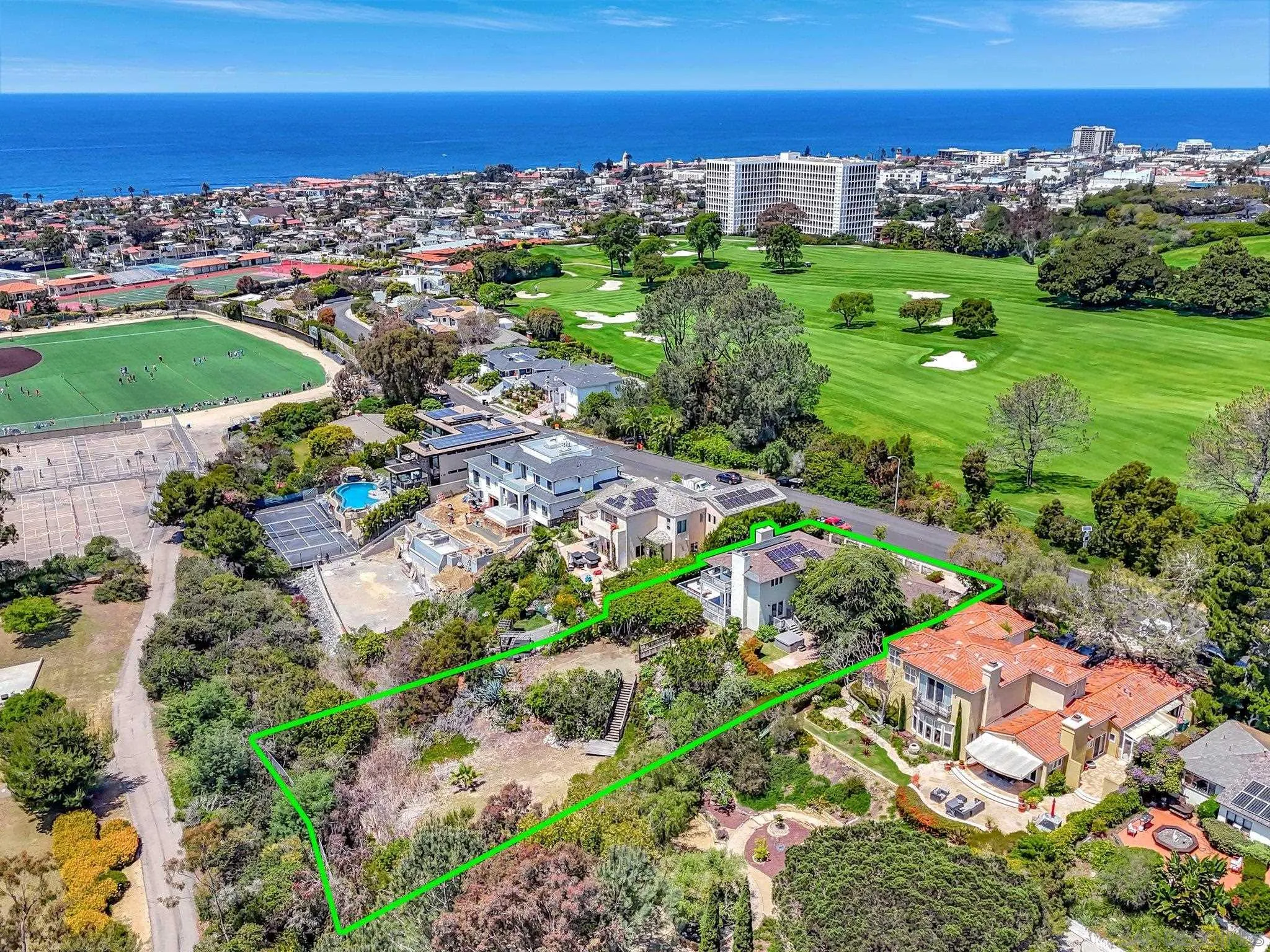 La Jolla, California 92037, United States, 4 Bedrooms Bedrooms, ,3 BathroomsBathrooms,Residential,Active,128238