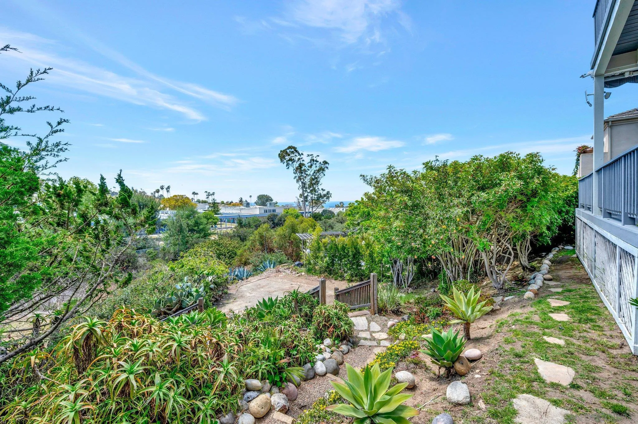 La Jolla, California 92037, United States, 4 Bedrooms Bedrooms, ,3 BathroomsBathrooms,Residential,Active,128238