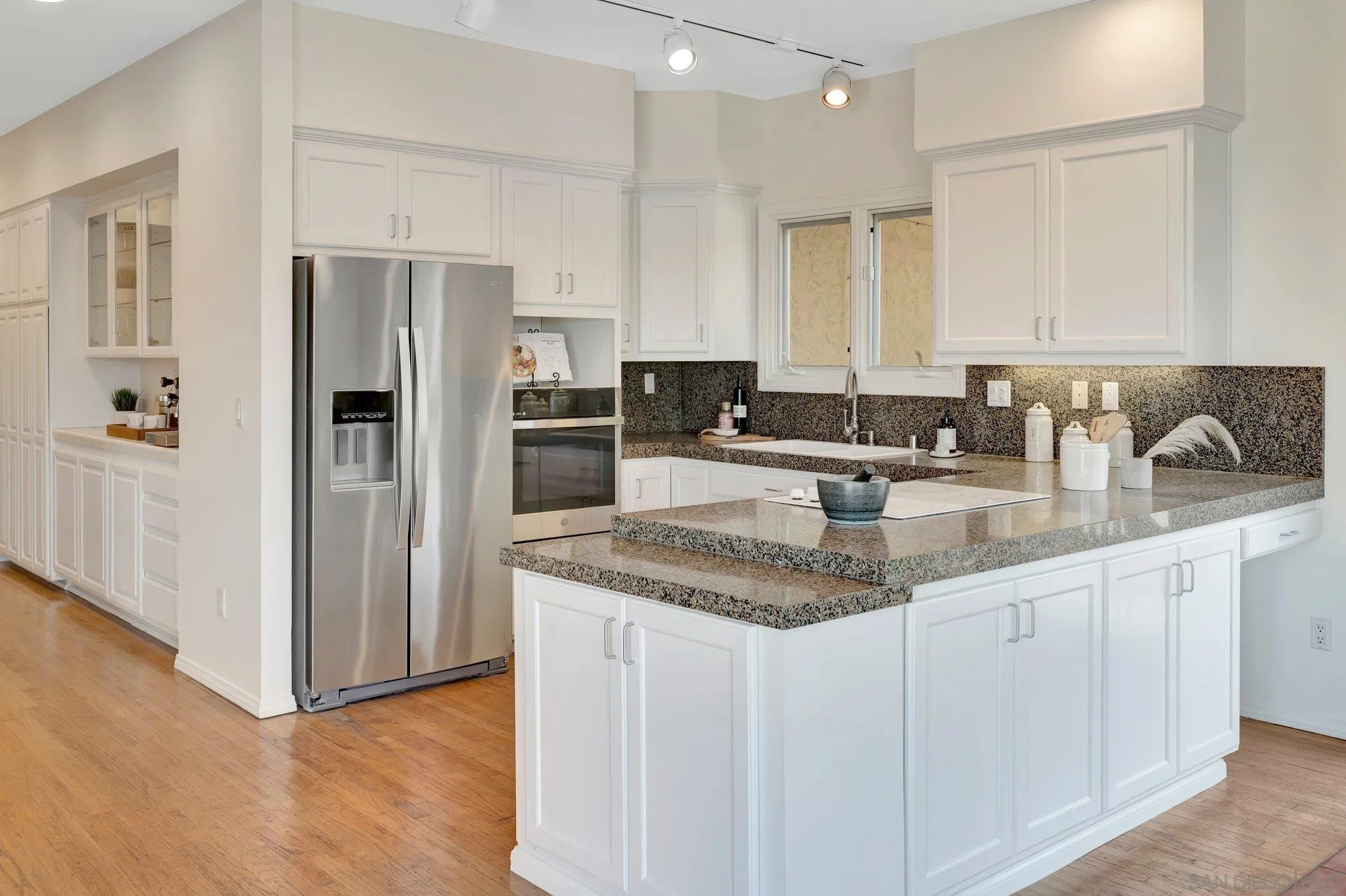 La Jolla, California 92037, United States, 4 Bedrooms Bedrooms, ,3 BathroomsBathrooms,Residential,Active,128238