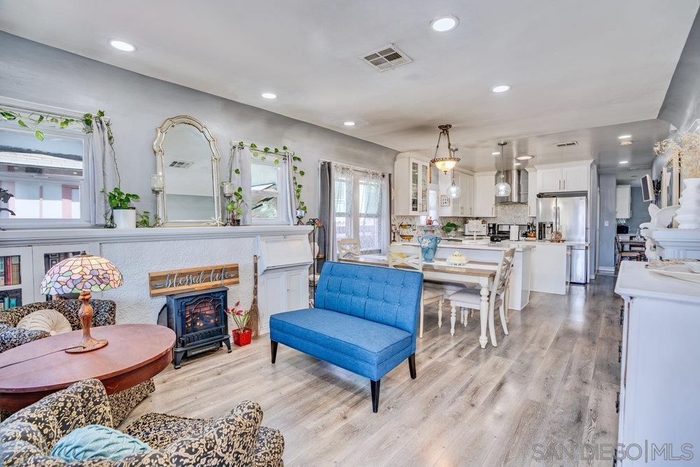 2310 Irving Ave