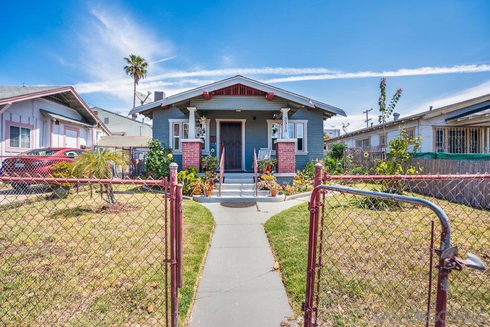2310 Irving Ave