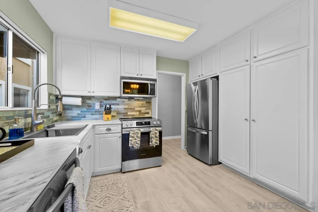 San Diego, California 92127, United States, 3 Bedrooms Bedrooms, ,2 BathroomsBathrooms,Residential,Pending,76825