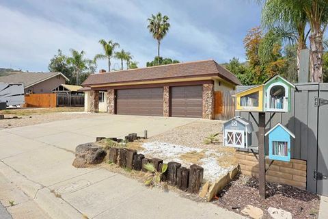 9211 Calle Lucia Lakeside CA 92040