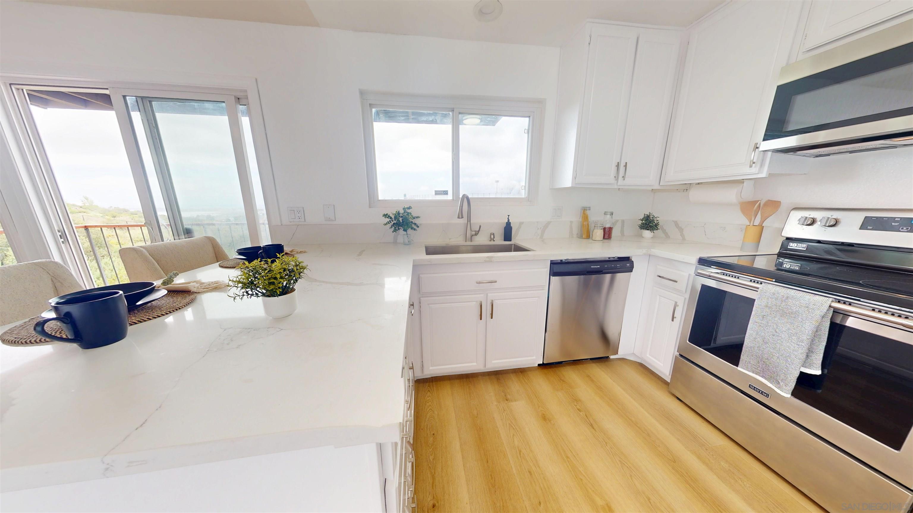 3652 Clairemont Dr 1B