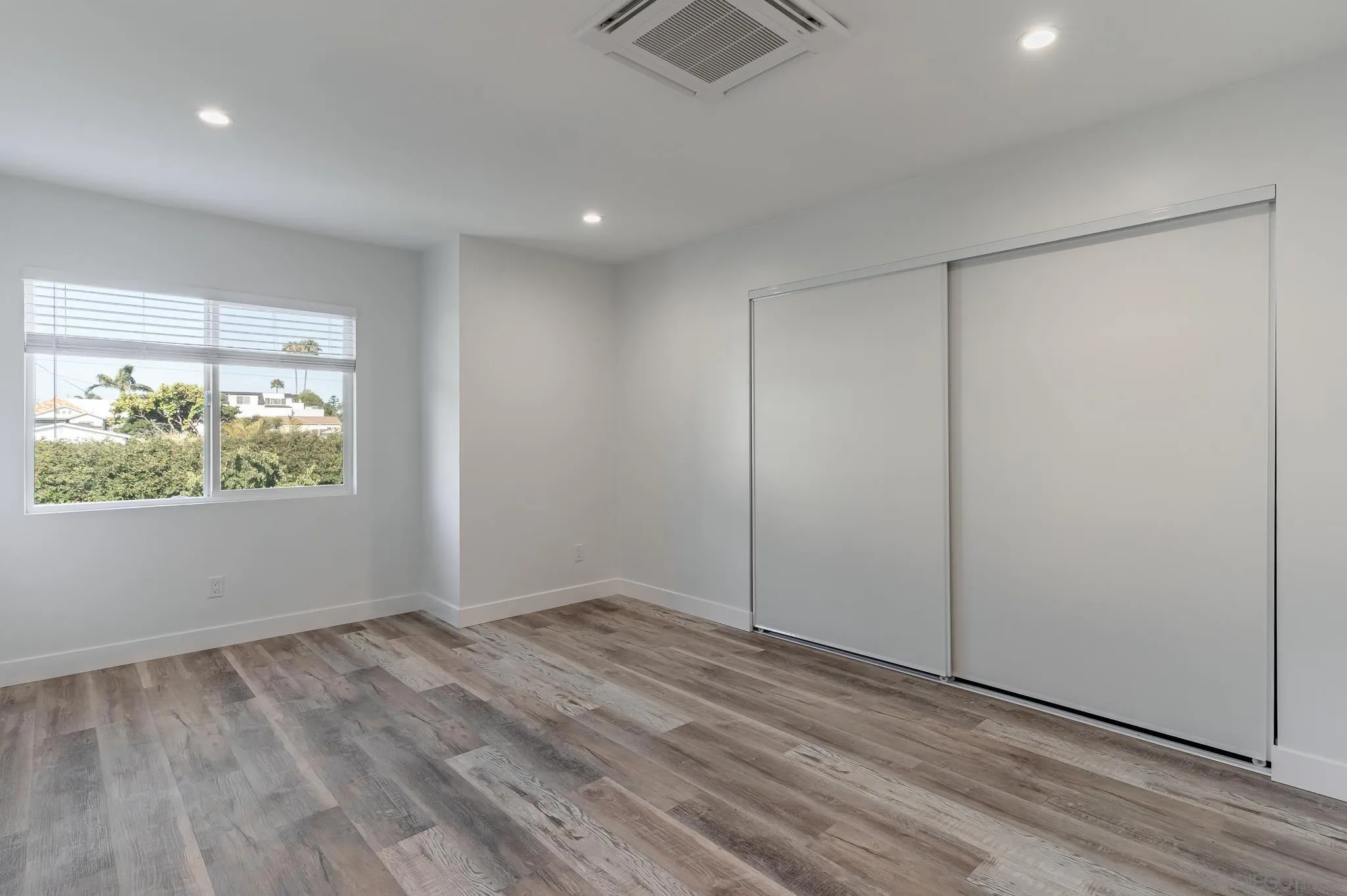 San Diego, California 92109, United States, 4 Bedrooms Bedrooms, ,3 BathroomsBathrooms,Residential,Pending,118568