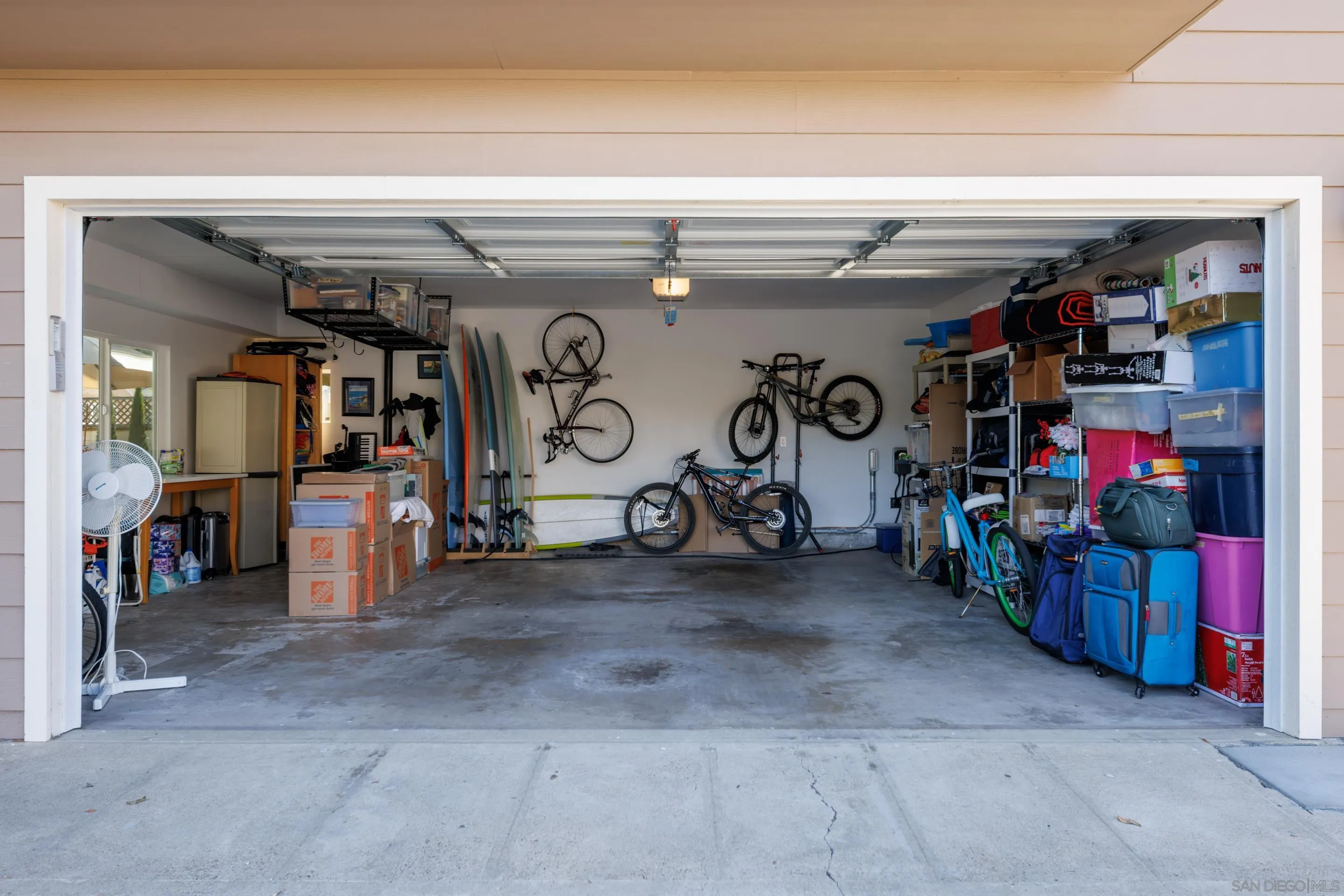 San Diego, California 92109, United States, 4 Bedrooms Bedrooms, ,3 BathroomsBathrooms,Residential,Pending,118568