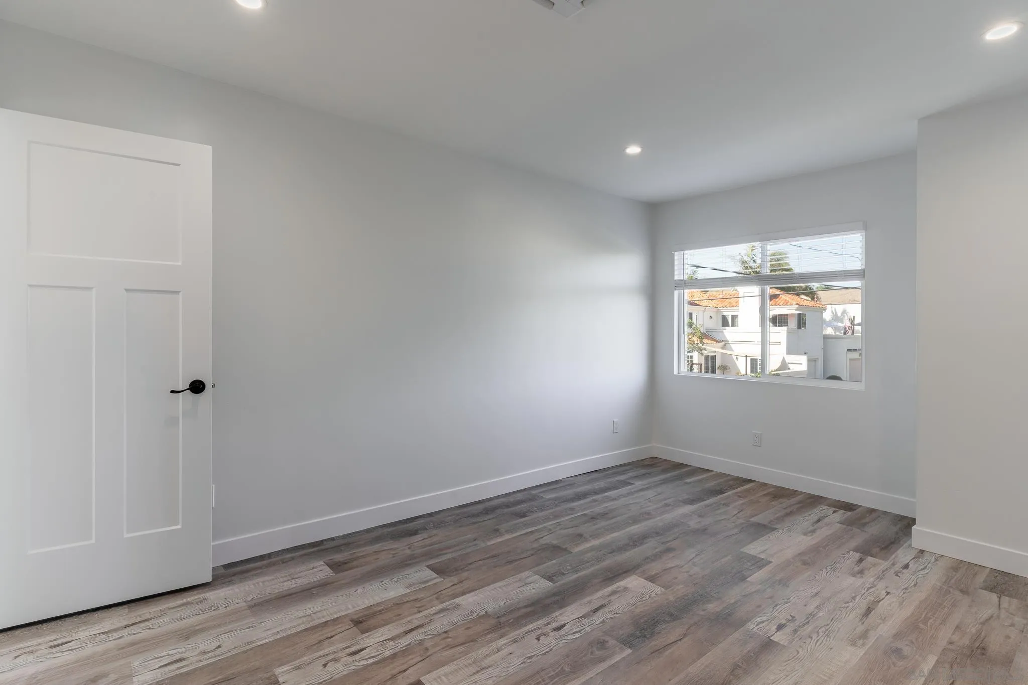 San Diego, California 92109, United States, 4 Bedrooms Bedrooms, ,3 BathroomsBathrooms,Residential,Pending,118568