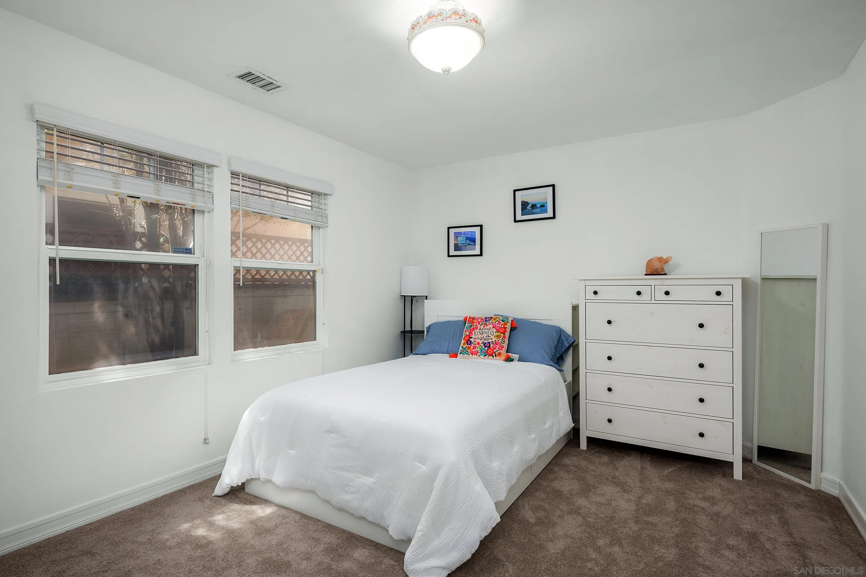 San Diego, California 92109, United States, 4 Bedrooms Bedrooms, ,3 BathroomsBathrooms,Residential,Pending,118568