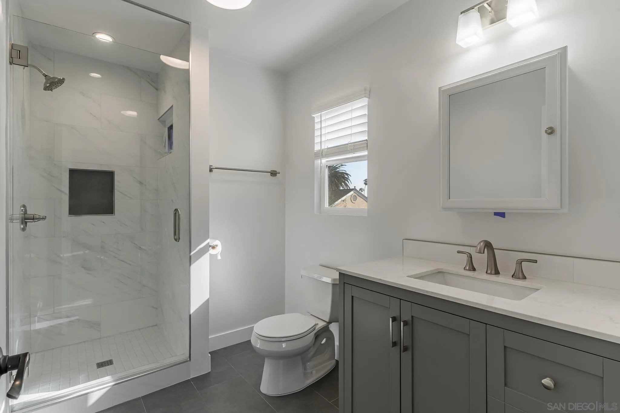 San Diego, California 92109, United States, 4 Bedrooms Bedrooms, ,3 BathroomsBathrooms,Residential,Pending,118568