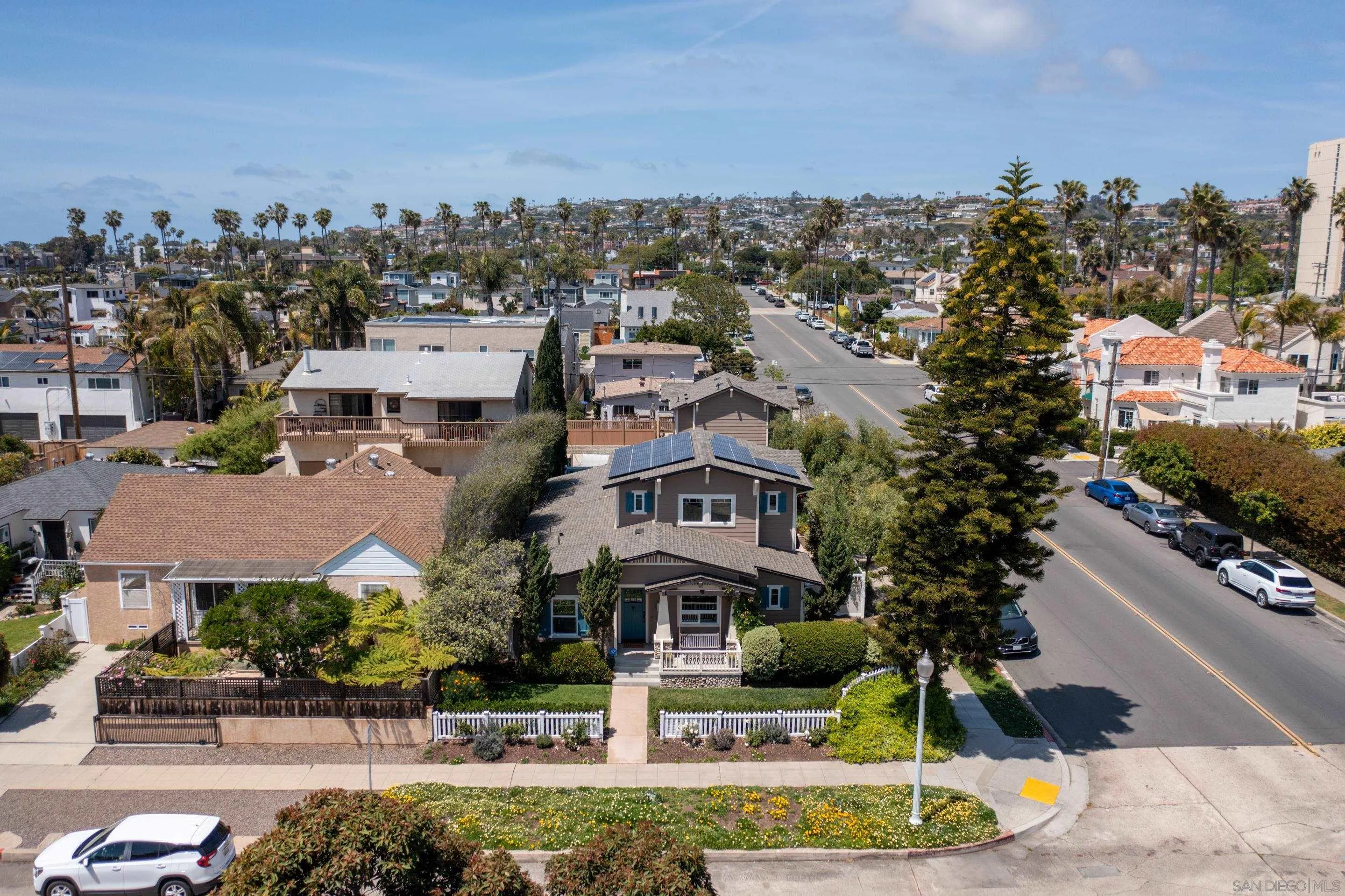 San Diego, California 92109, United States, 4 Bedrooms Bedrooms, ,3 BathroomsBathrooms,Residential,Pending,118568