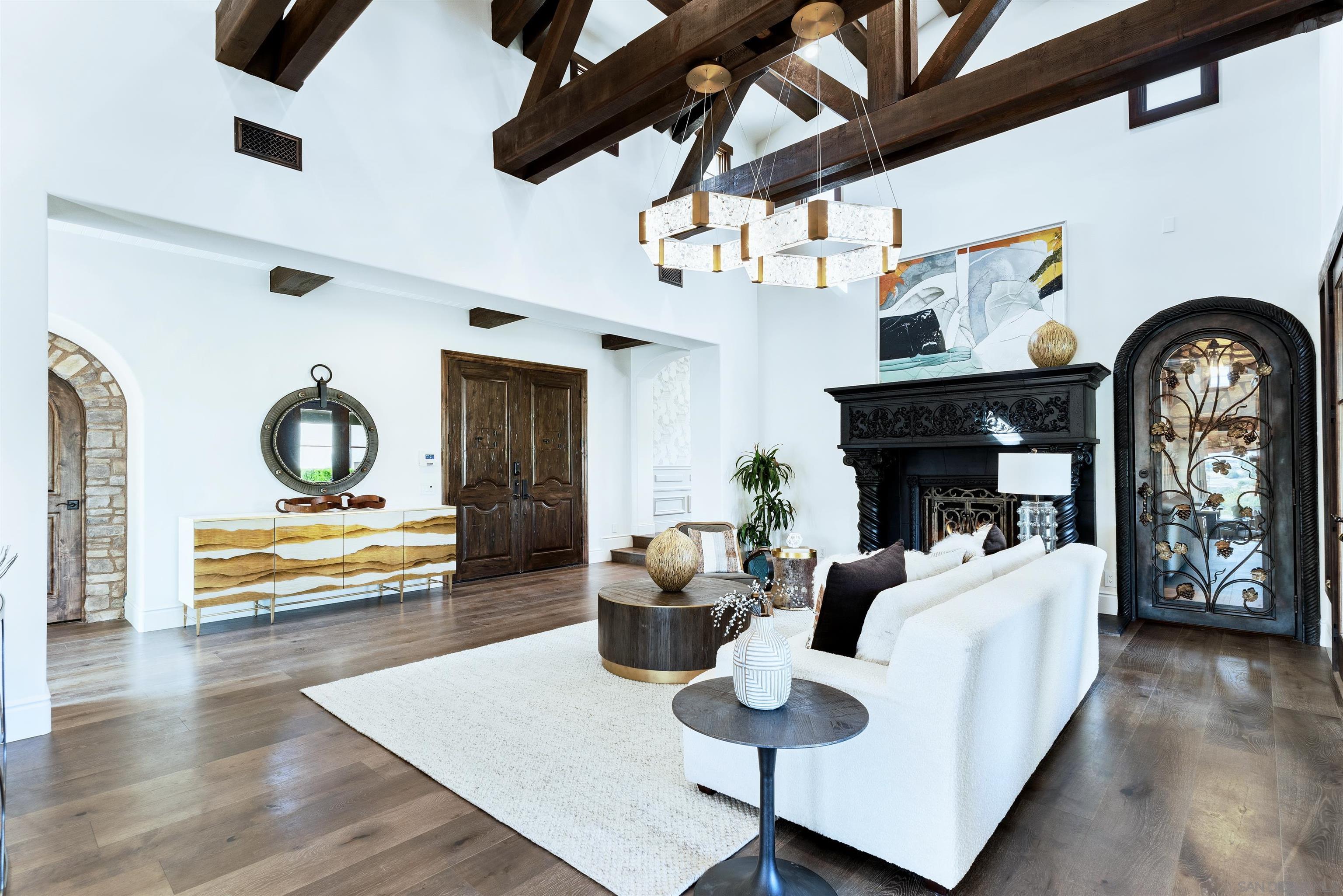 8325 Santaluz Pointe