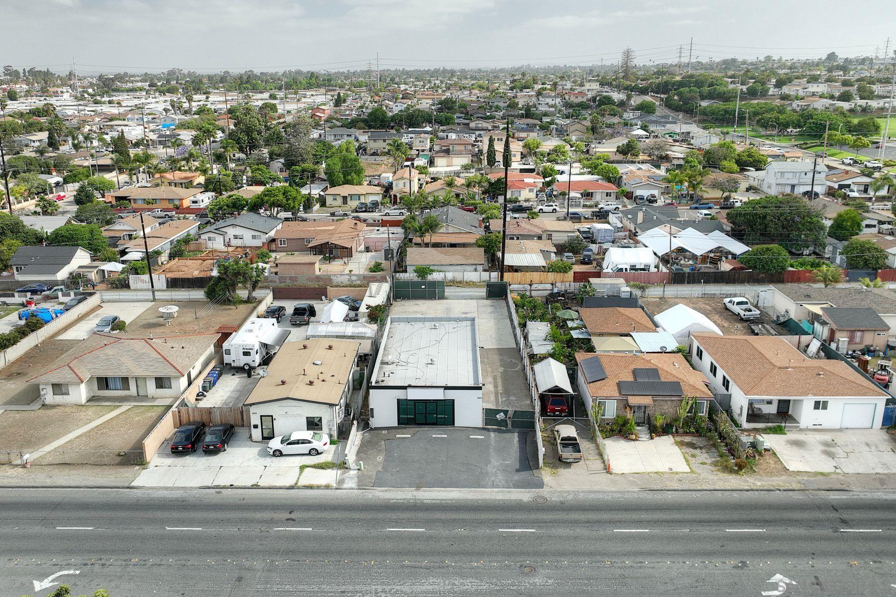 3444 Main St