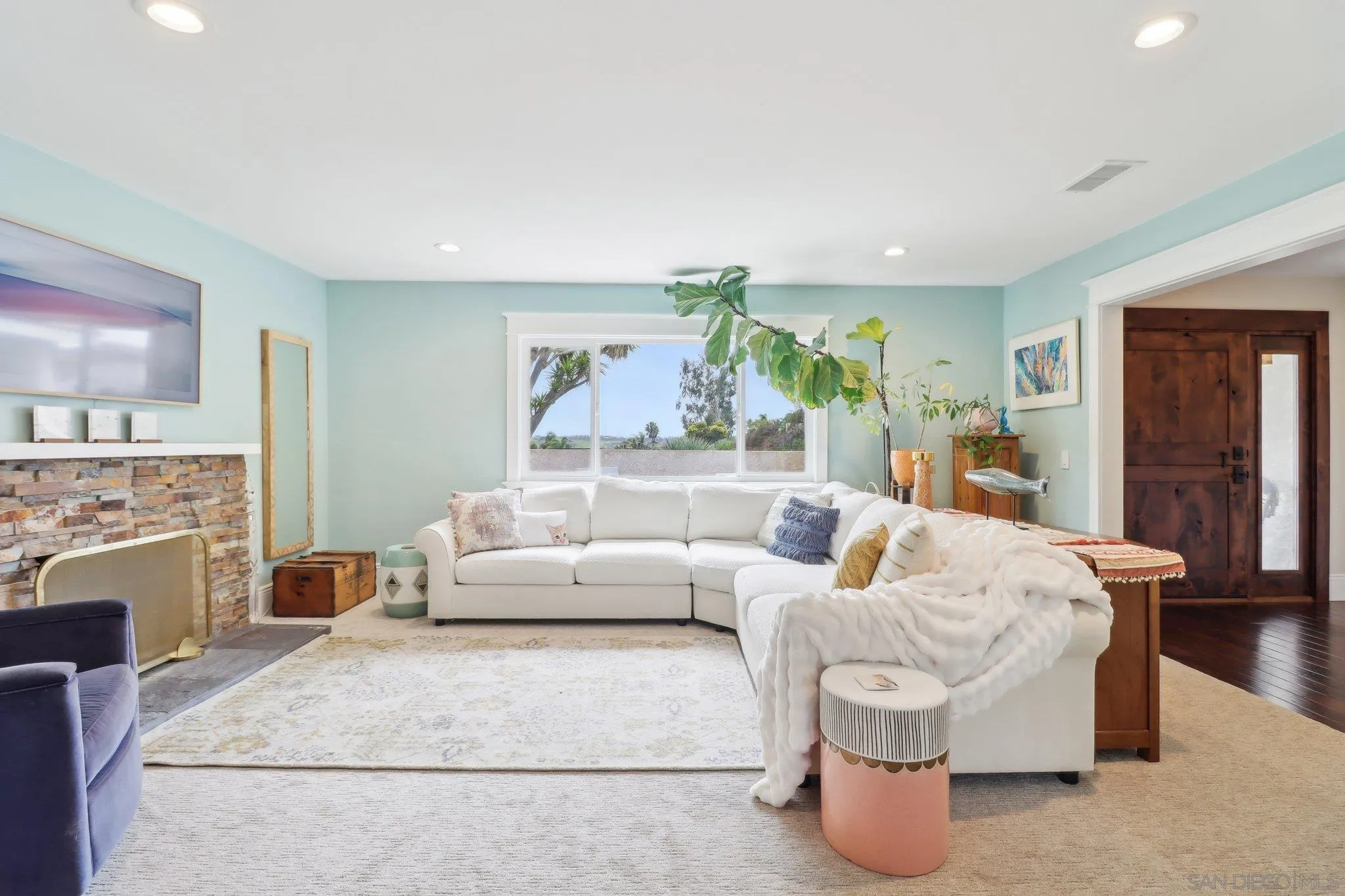 Carlsbad, California 92008, United States, 4 Bedrooms Bedrooms, ,3 BathroomsBathrooms,Residential,Active,83243