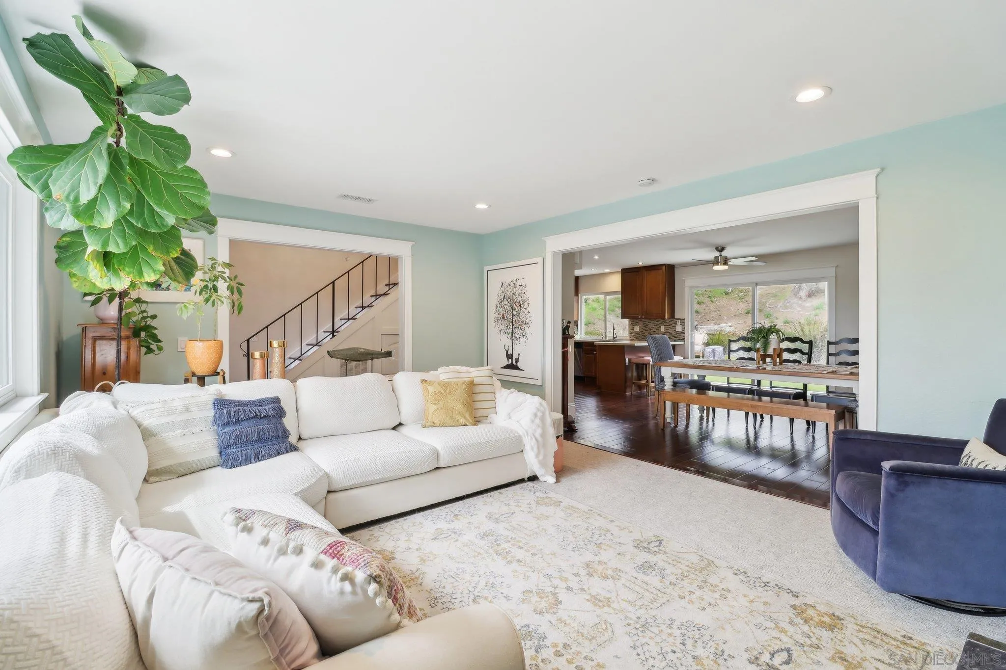 Carlsbad, California 92008, United States, 4 Bedrooms Bedrooms, ,3 BathroomsBathrooms,Residential,Active,83243