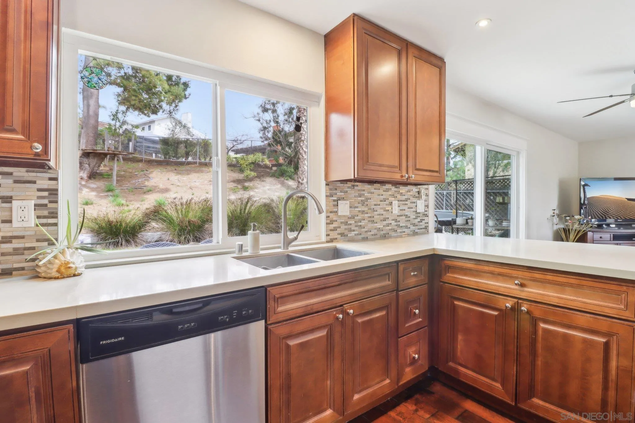 Carlsbad, California 92008, United States, 4 Bedrooms Bedrooms, ,3 BathroomsBathrooms,Residential,Active,83243