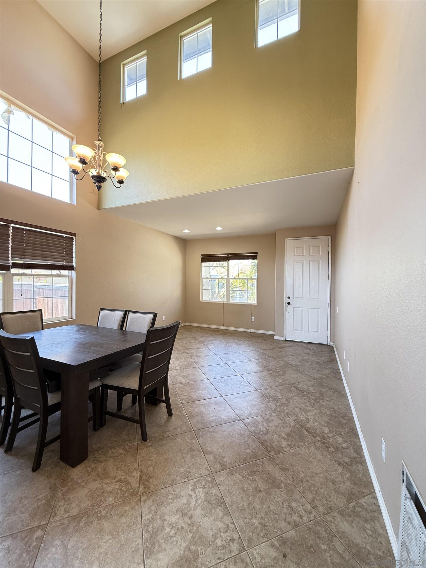 1060 Camino Del Sol