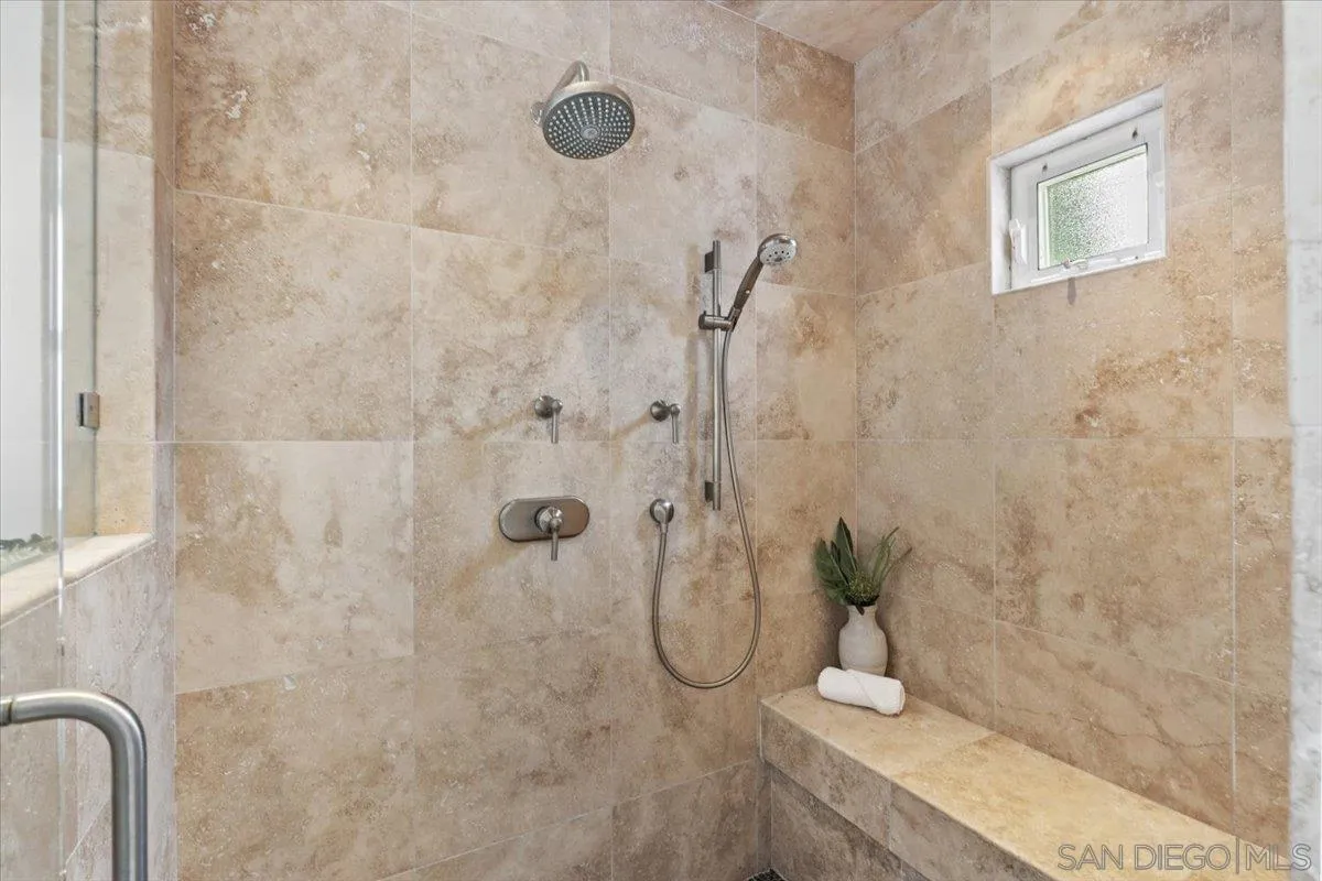 San Diego, California 92106, United States, 4 Bedrooms Bedrooms, ,4 BathroomsBathrooms,Residential,Pending,142204