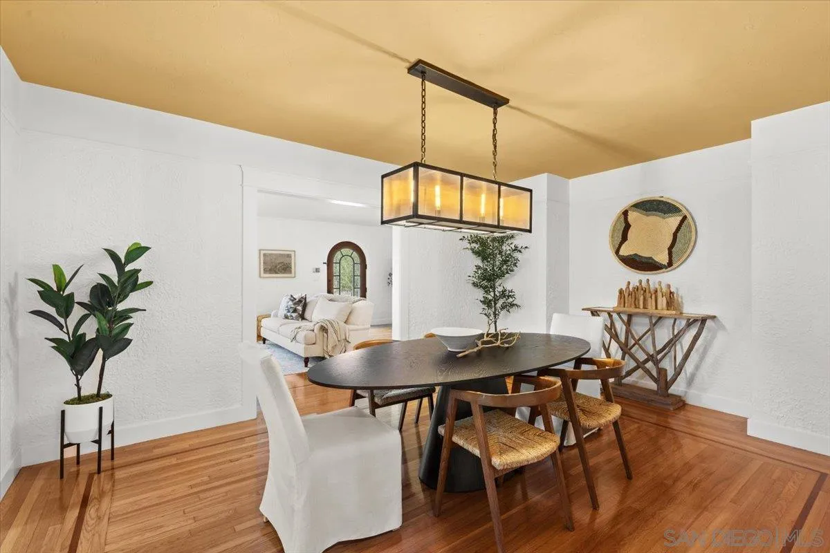 San Diego, California 92106, United States, 4 Bedrooms Bedrooms, ,4 BathroomsBathrooms,Residential,Pending,142204