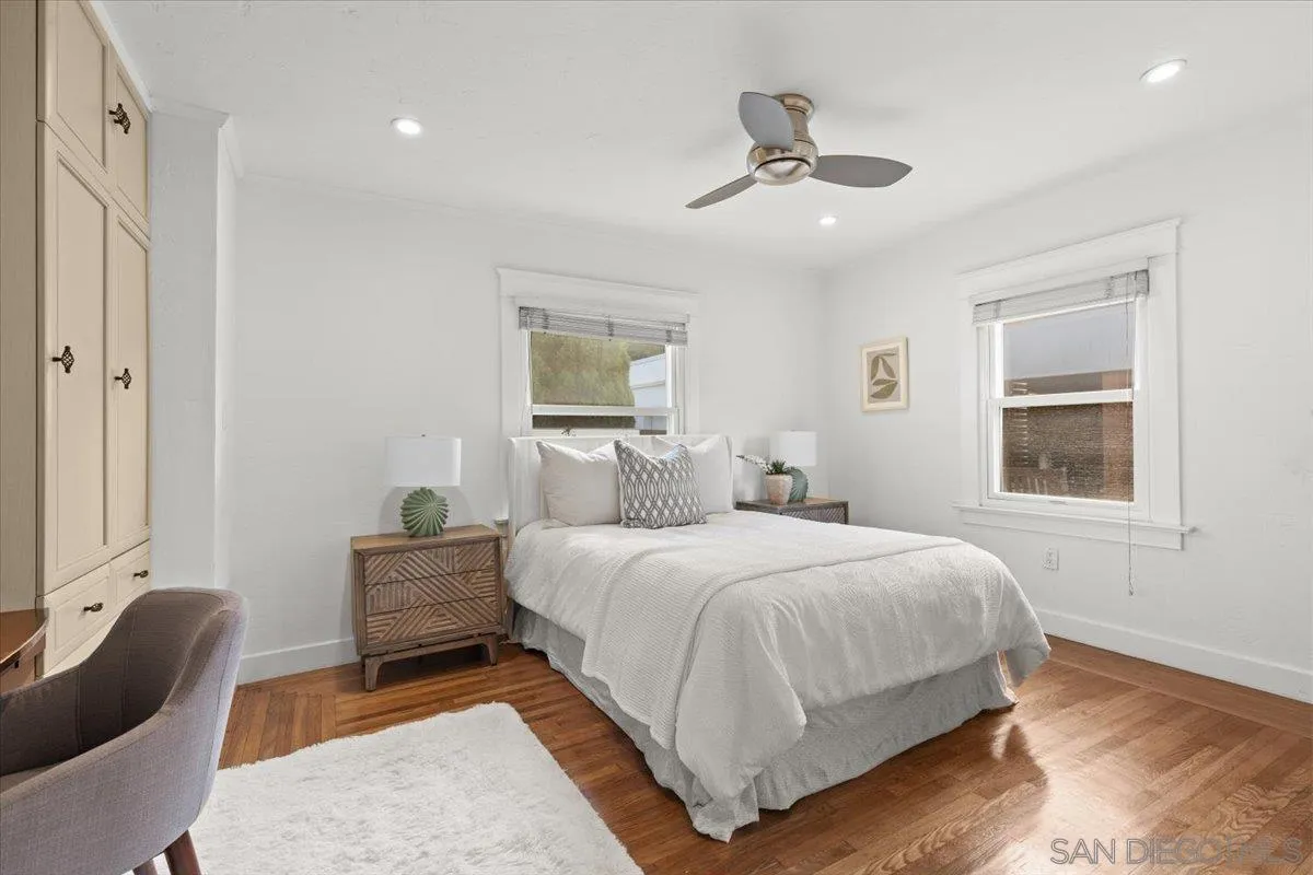 San Diego, California 92106, United States, 4 Bedrooms Bedrooms, ,4 BathroomsBathrooms,Residential,Pending,142204