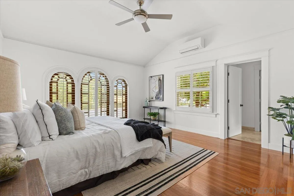 San Diego, California 92106, United States, 4 Bedrooms Bedrooms, ,4 BathroomsBathrooms,Residential,Pending,142204