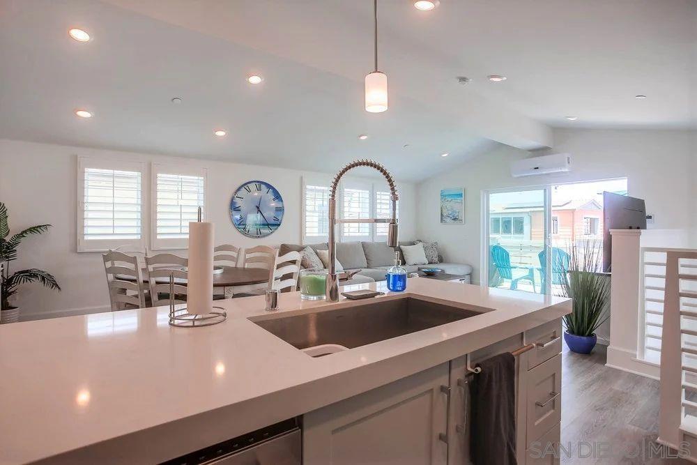 826 Jersey Ct