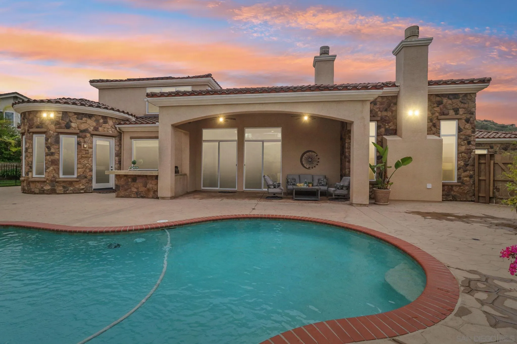 San Diego, California 92128, United States, 5 Bedrooms Bedrooms, ,6 BathroomsBathrooms,Residential,Pending,100441