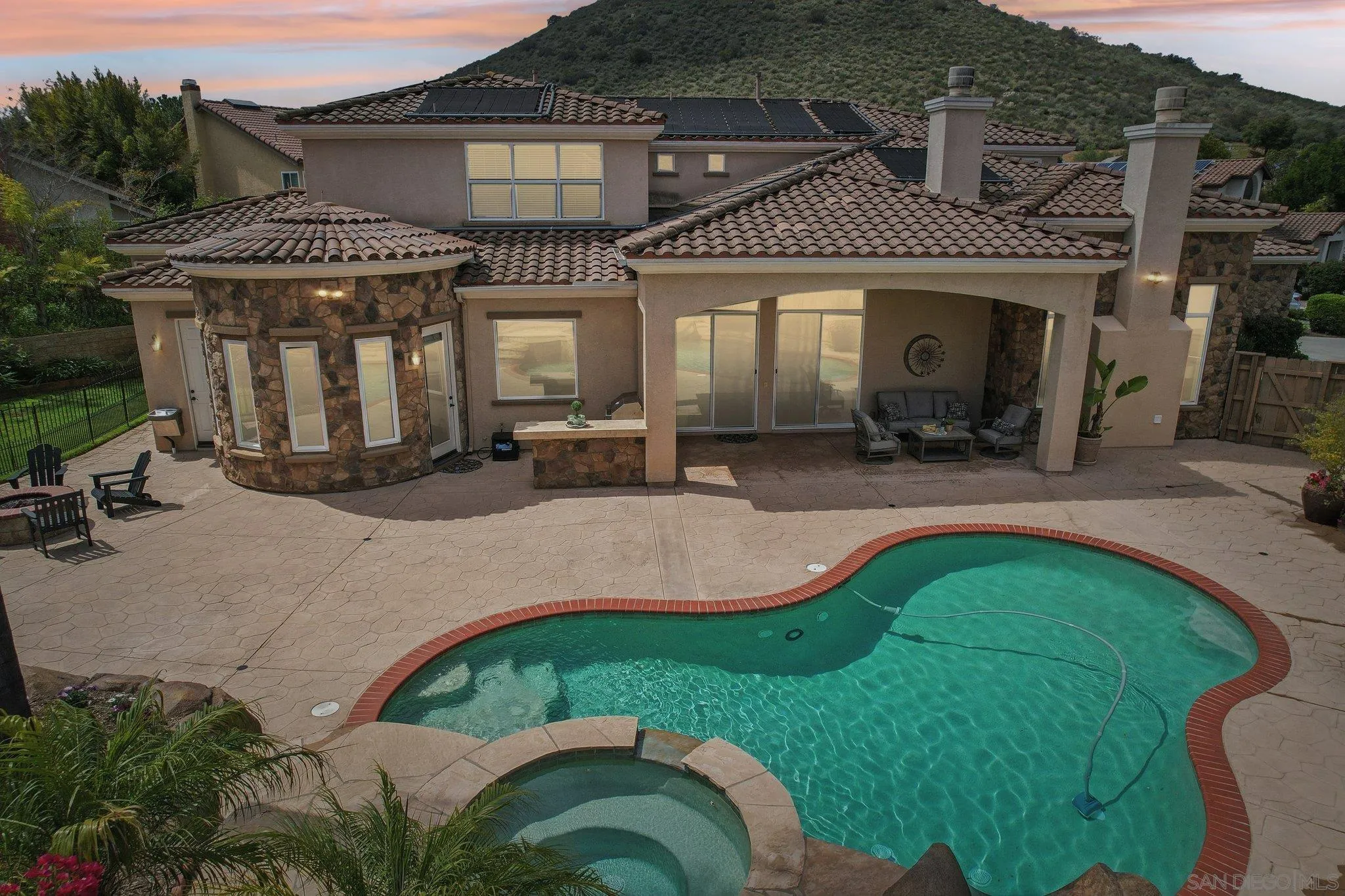 San Diego, California 92128, United States, 5 Bedrooms Bedrooms, ,6 BathroomsBathrooms,Residential,Pending,100441