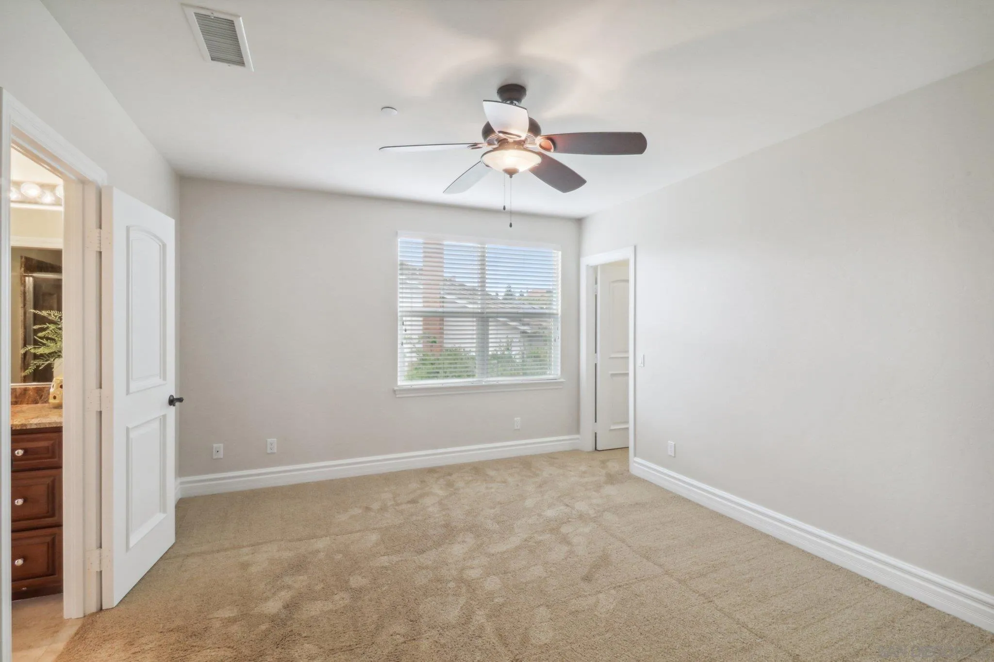 San Diego, California 92128, United States, 5 Bedrooms Bedrooms, ,6 BathroomsBathrooms,Residential,Pending,100441