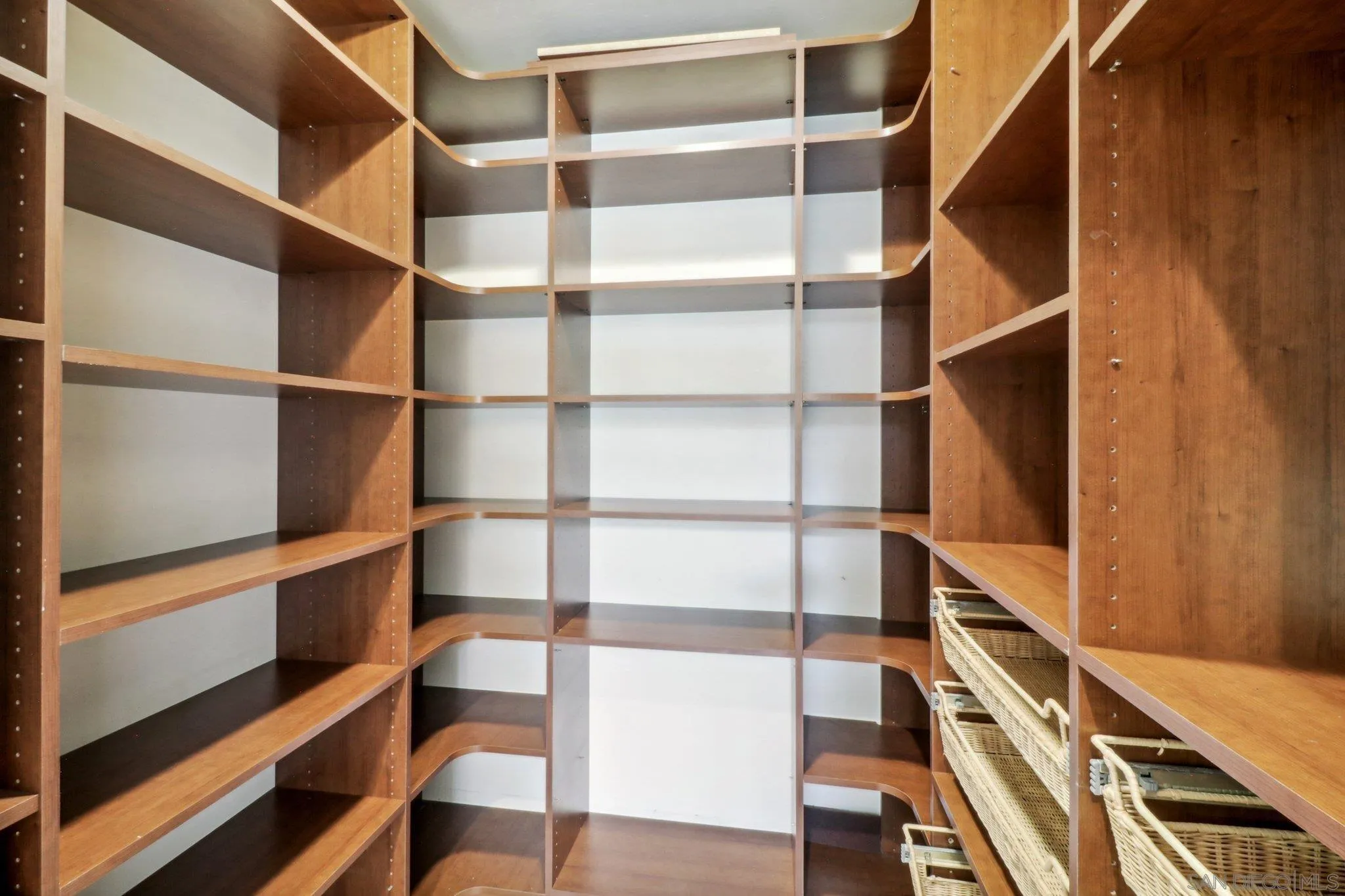 San Diego, California 92128, United States, 5 Bedrooms Bedrooms, ,6 BathroomsBathrooms,Residential,Pending,100441