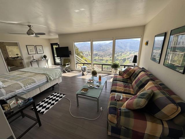 2552 Singing Vista Way