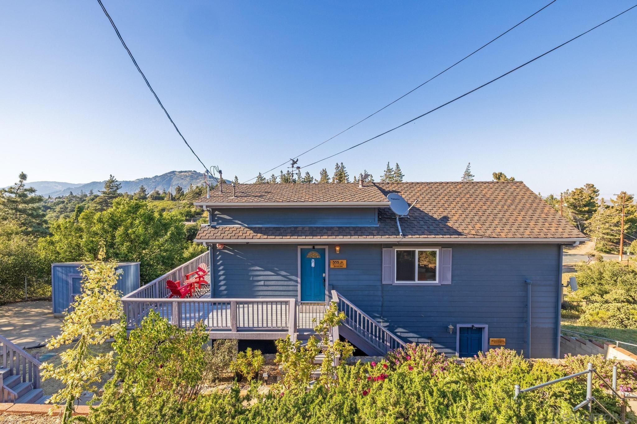 555  Manzanita Dr