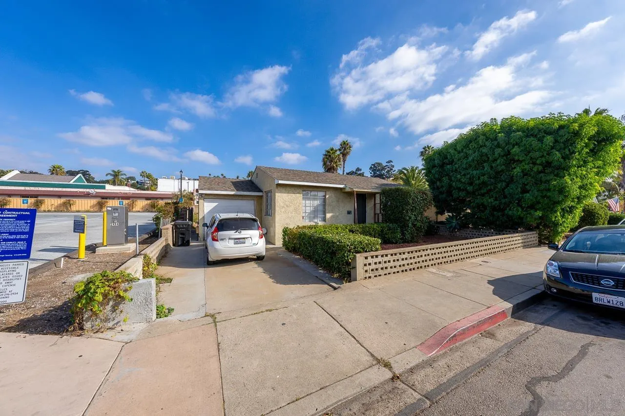 San Diego, California 92110, United States, 2 Bedrooms Bedrooms, ,1 BathroomBathrooms,Residential,Active,21920