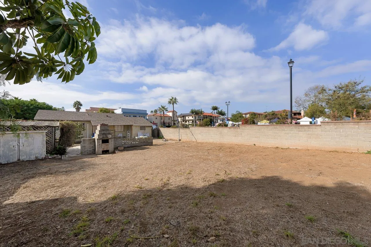 San Diego, California 92110, United States, 2 Bedrooms Bedrooms, ,1 BathroomBathrooms,Residential,Active,21920