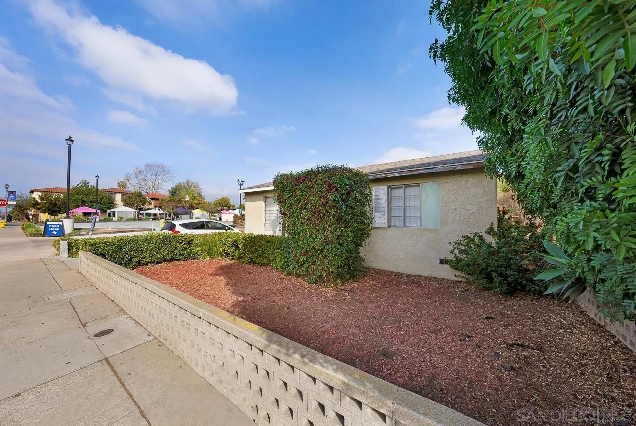 San Diego, California 92110, United States, 2 Bedrooms Bedrooms, ,1 BathroomBathrooms,Residential,Active,21920