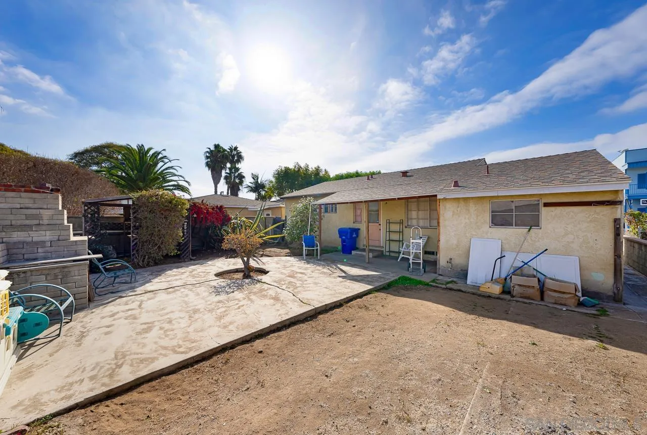 San Diego, California 92110, United States, 2 Bedrooms Bedrooms, ,1 BathroomBathrooms,Residential,Active,21920