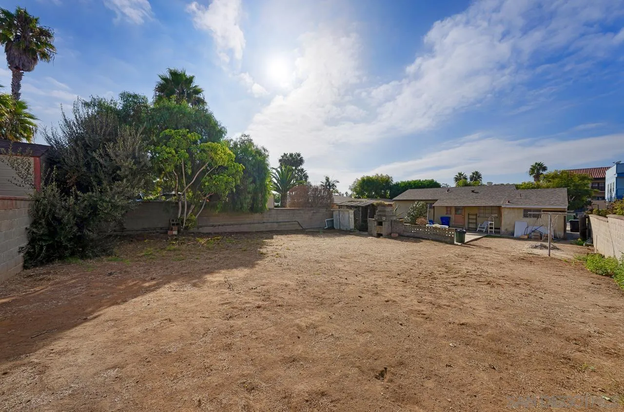 San Diego, California 92110, United States, 2 Bedrooms Bedrooms, ,1 BathroomBathrooms,Residential,Active,21920