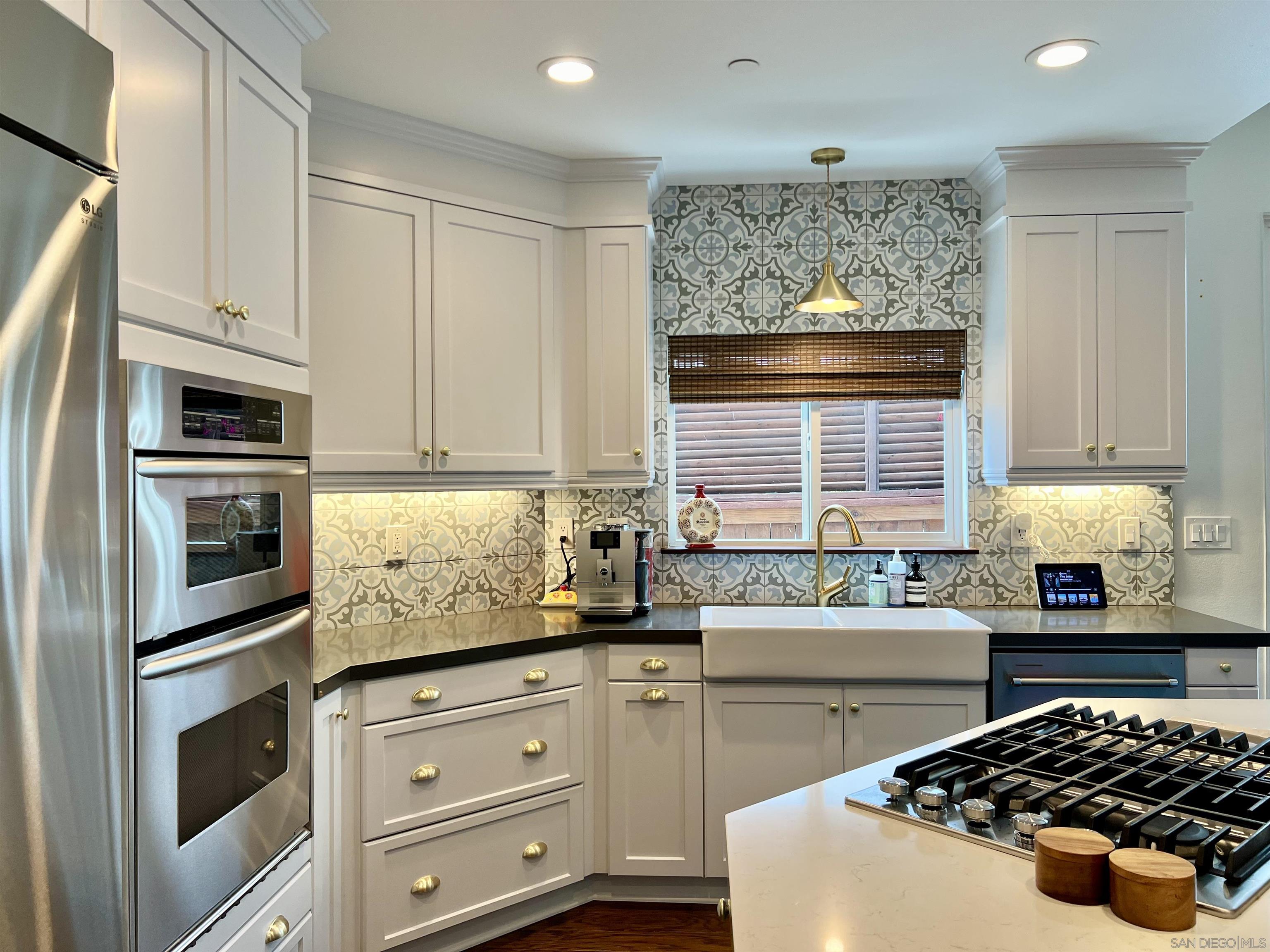 517 N Cedros